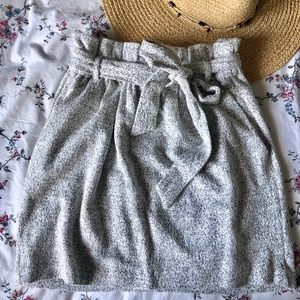 Highwaisted tie grey skirt